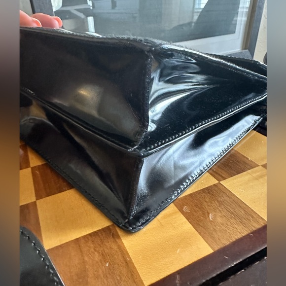 💃Gucci Lady Lock Patent Leather Messenger w/ Lock & Keys! 🔐 - Picture 12 of 16